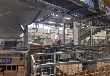 Paketsorterare på terminal