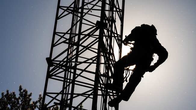 Person i telemast.